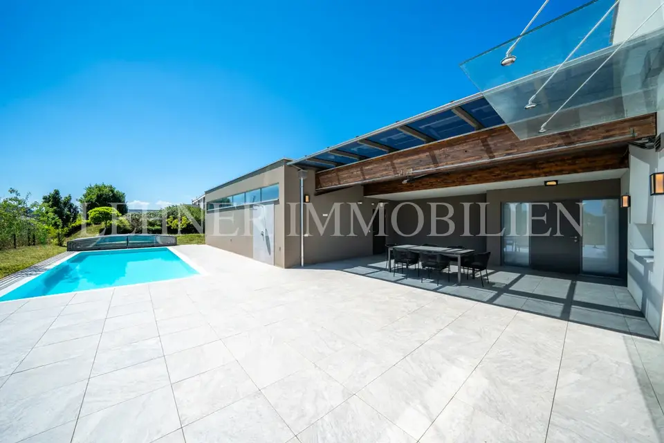 * FELDKIRCHEN BEI GRAZ * MODERNES ECKREIHENHAUS MIT HAUS-CHARAKTER AUF 900 M² GRUND - VIEL PLATZ FÜR KOMFORT & PRIVATSPHÄRE *