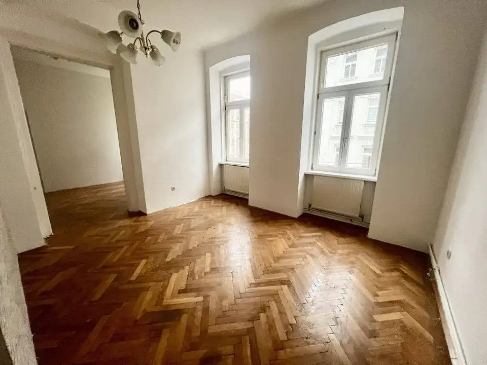 Schöne 3 -Zimmer Stilaltbau-Wohnung mit Echtholzparkett im 2ten. Liftstock