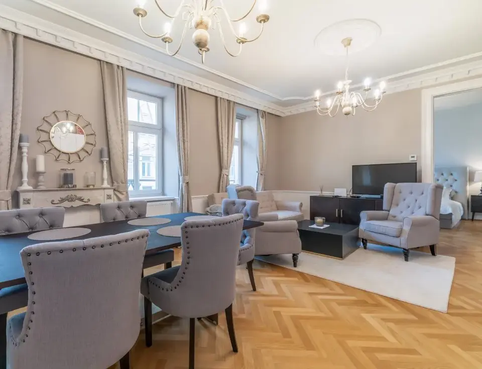Erstbezug nach Generalsanierung: 3-Zimmer-Wohnung mit 2 Bädern, Lift & hochwertiger Möblierung in exklusiver Lage in Wien Gersthof!