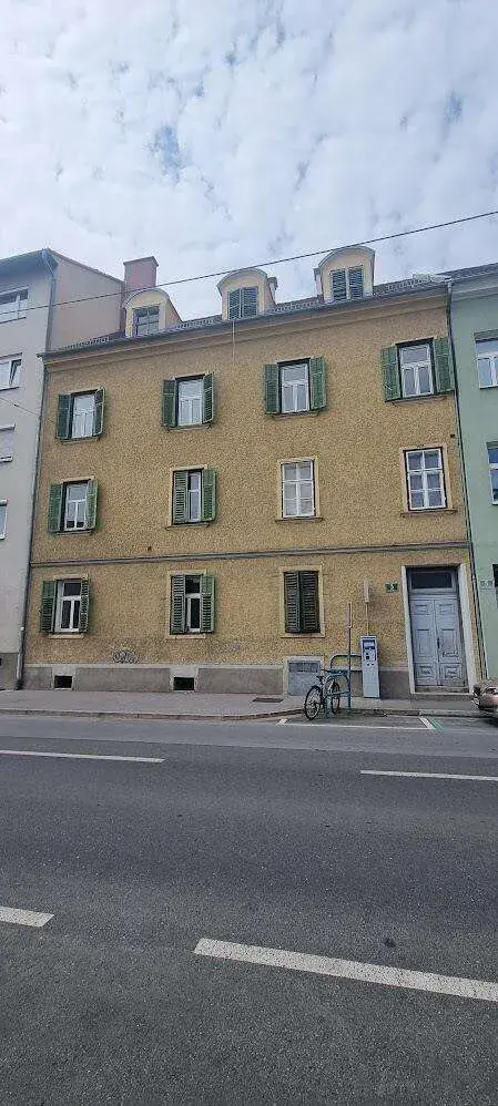 Zinshaus in Lend: ca. 400 m2 Wfl. auf 4 Etagen, bestandsfrei