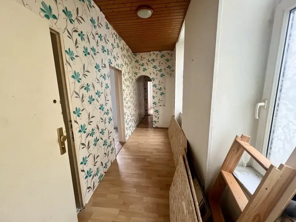 WG-tauglich! Günstige 3,5 - Zimmer Wohnung im 1.ten Liftstock - 3 getrennte Schlafzimmer möglich!