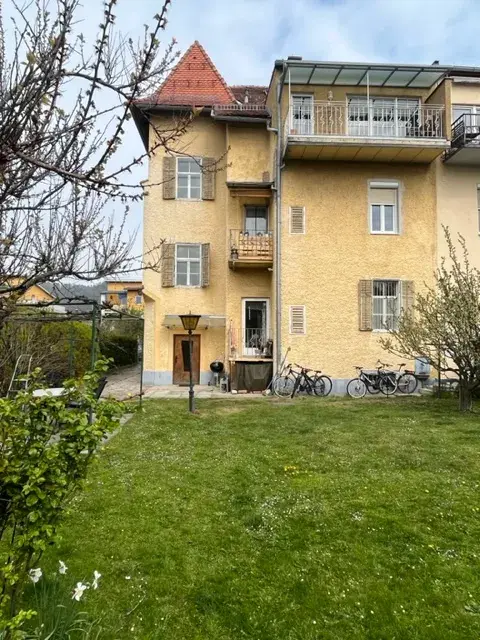 Stilvolle Stadtvilla mit drei eigenständigen Wohneinheiten in Graz-Gösting am Ende einer Sackgasse - teilweise sanierungsbedürftig