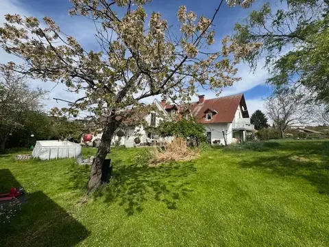 GROßES GRUNDSTÜCK MIT ALTBESTAND! WOHNEN AM RUCKERLBERG!