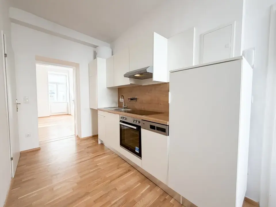 NÄHE ELTERLEINPLATZ: klein, charmant und perfekt gelegen - 2-Zimmerwohnung mit hofseitigem Kabinett